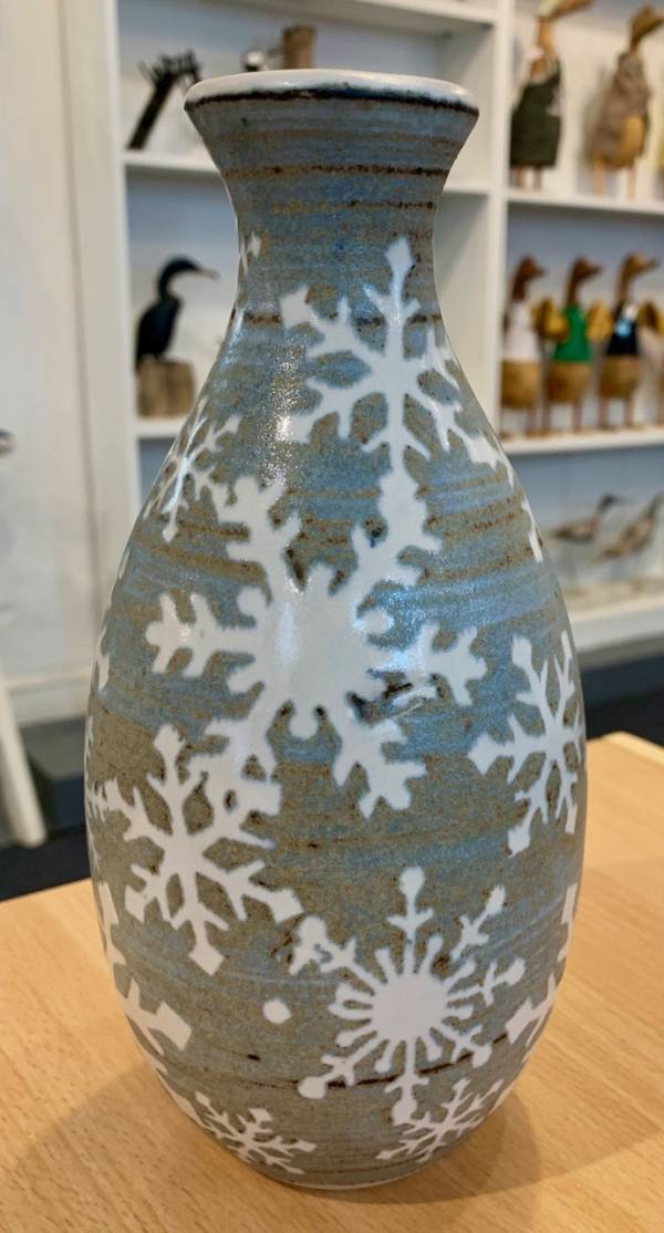 - a Ceramic by Tregear Pottery, measuring 20 x 10 cm (H x W) £58